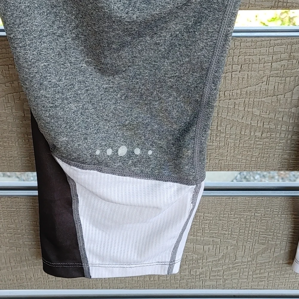 Surin sport stretch leggings gray white and black size Large‎ - Picture 5 of 9